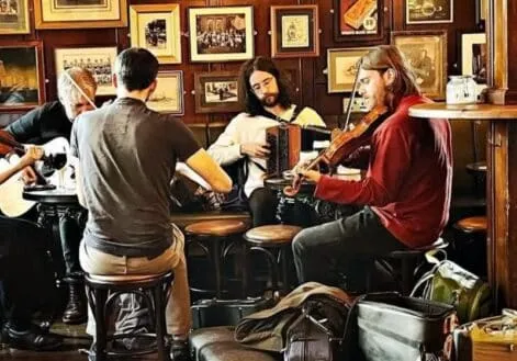 Musicians playing traditional Irish music at The Ship pub in Southwark