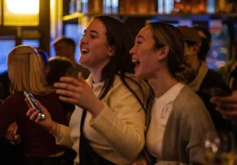 Guests enjoying live music on a Thursday night at The Ship Southwark